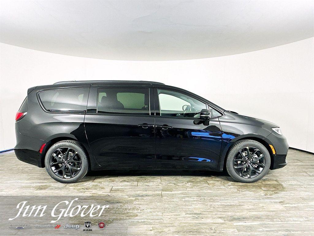 new 2026 Chrysler Pacifica car, priced at $48,785