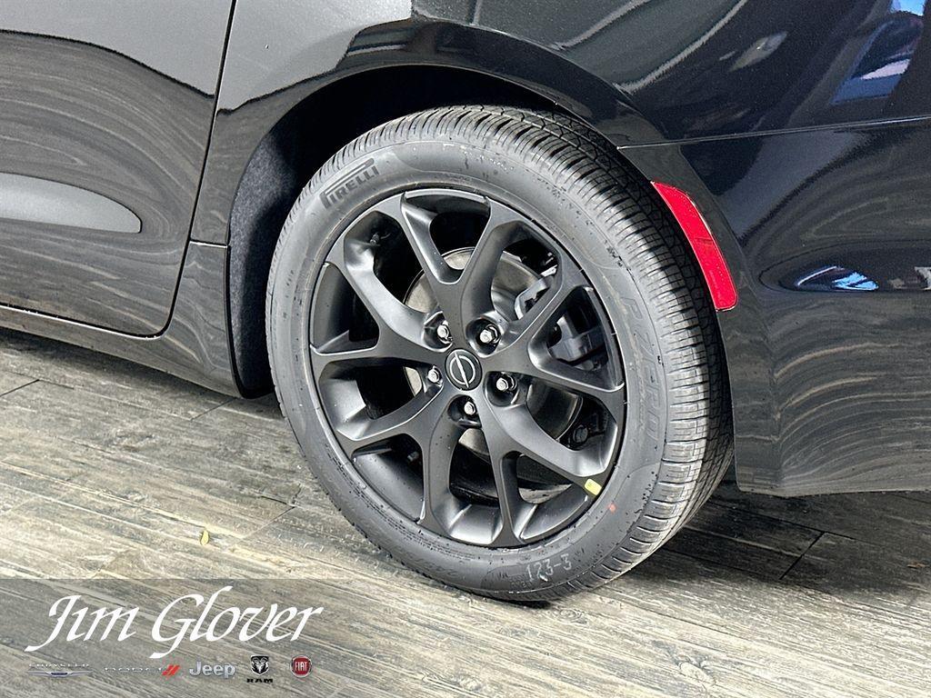 new 2026 Chrysler Pacifica car, priced at $48,785