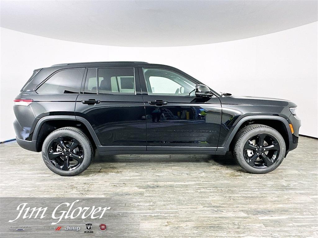 new 2025 Jeep Grand Cherokee car, priced at $45,591