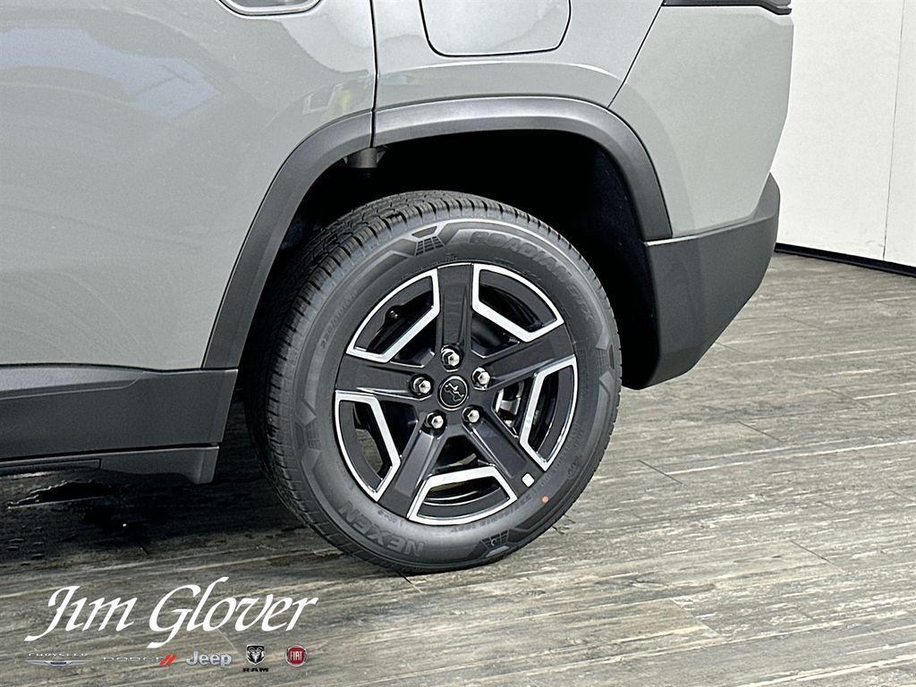 new 2026 Jeep Cherokee car, priced at $40,766
