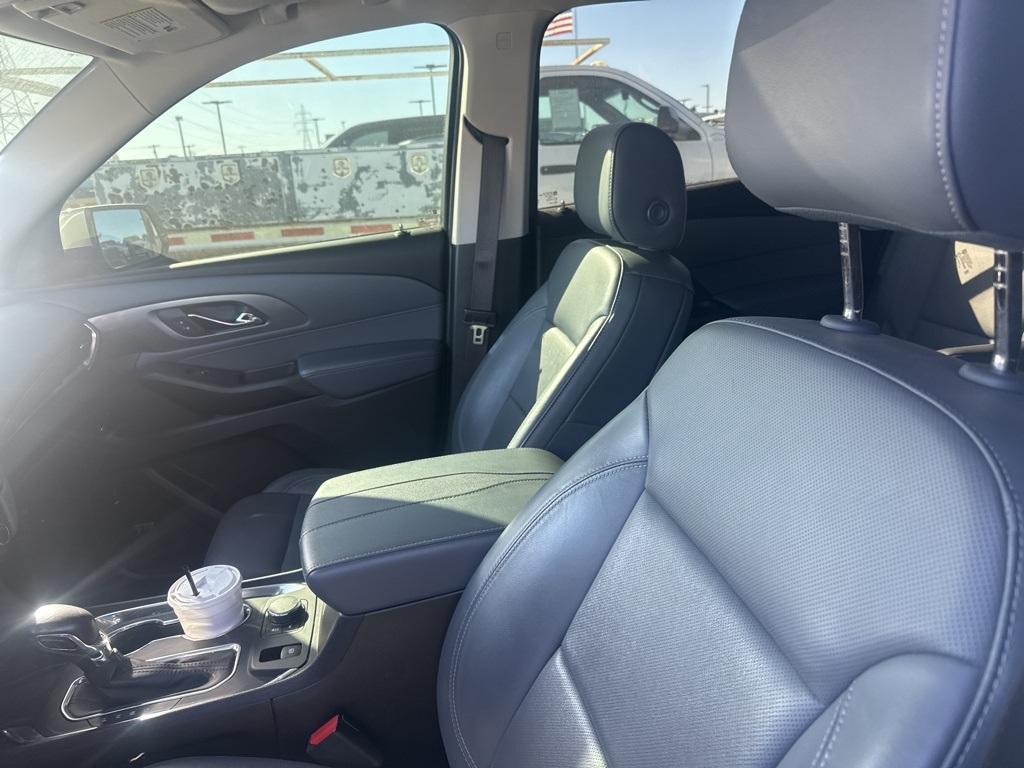 used 2021 Chevrolet Traverse car, priced at $31,247
