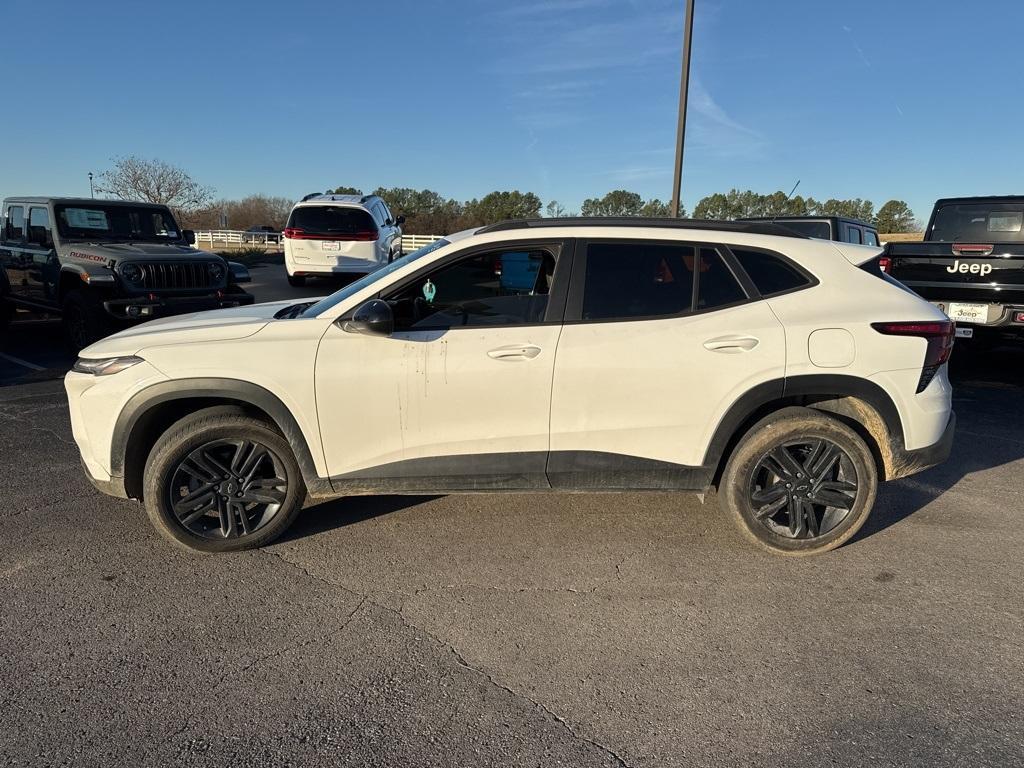 used 2024 Chevrolet Trax car, priced at $20,359