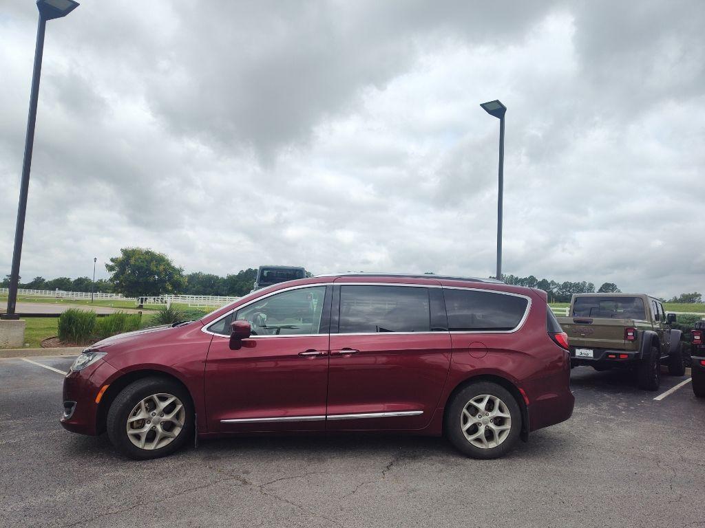 used 2017 Chrysler Pacifica car, priced at $16,691