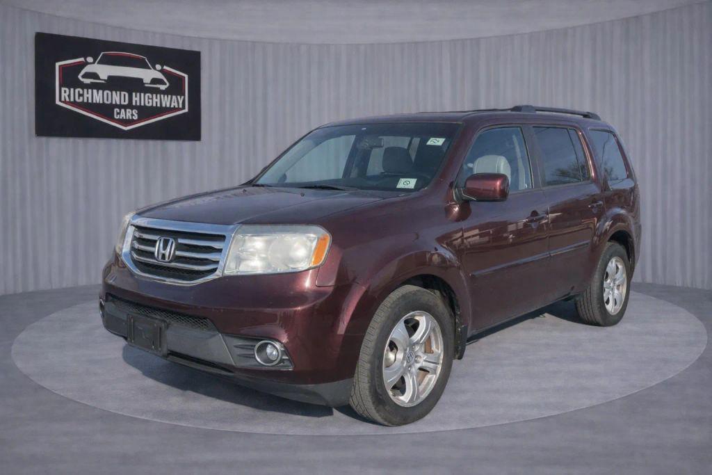 used 2014 Honda Pilot car, priced at $7,000