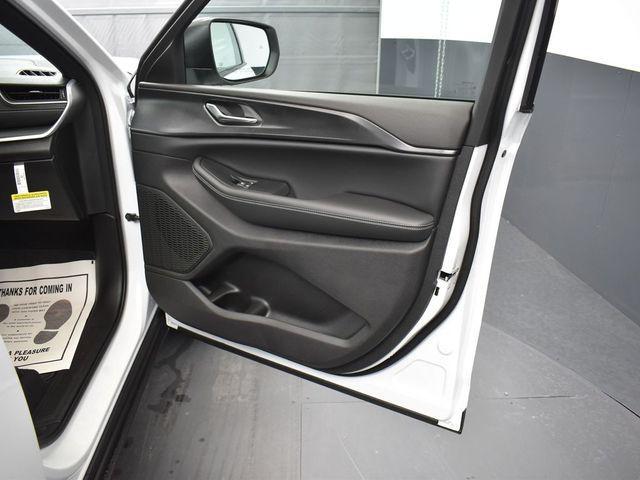 new 2025 Jeep Grand Cherokee L car, priced at $33,920