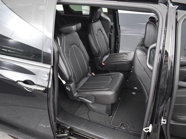 new 2026 Chrysler Pacifica car, priced at $39,680