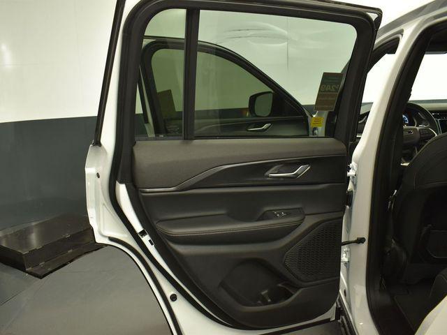 new 2025 Jeep Grand Cherokee car, priced at $31,250