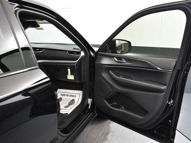 new 2025 Jeep Grand Cherokee car, priced at $32,415