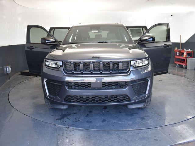 new 2026 Jeep Grand Cherokee car, priced at $42,945