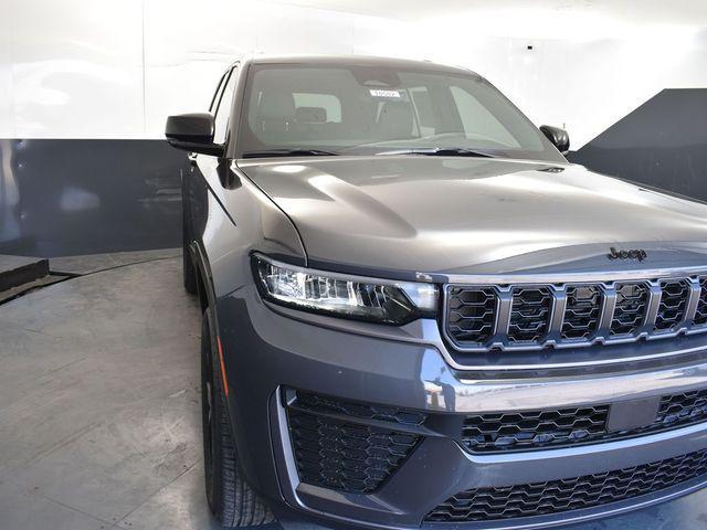 new 2026 Jeep Grand Cherokee car, priced at $42,945