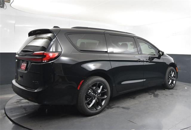 new 2026 Chrysler Pacifica car, priced at $44,655