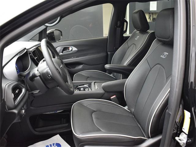 new 2026 Chrysler Pacifica car, priced at $44,655