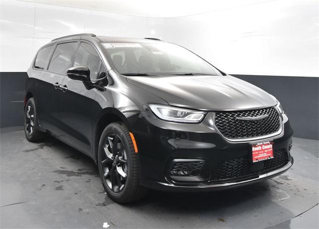 new 2026 Chrysler Pacifica car, priced at $44,655