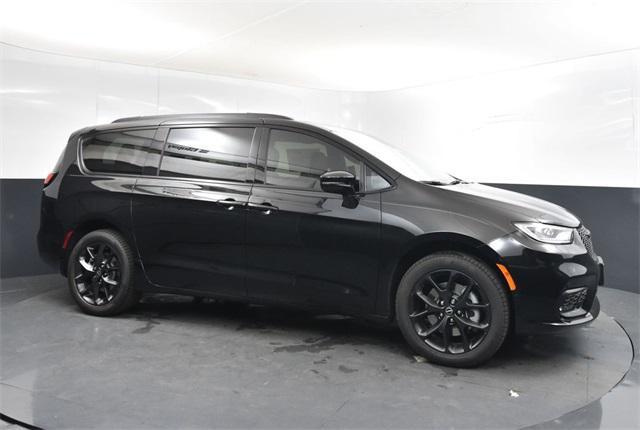 new 2026 Chrysler Pacifica car, priced at $44,655