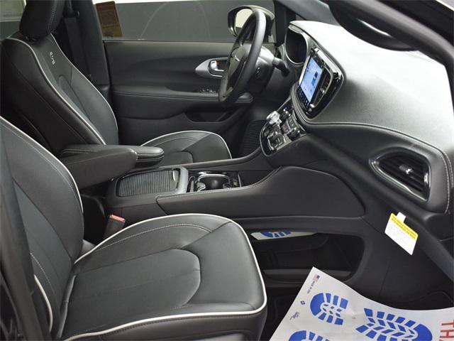 new 2026 Chrysler Pacifica car, priced at $44,655