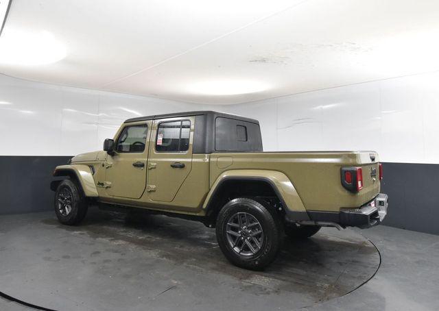 new 2026 Jeep Gladiator car, priced at $46,270