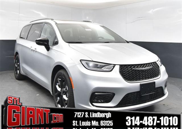 new 2026 Chrysler Pacifica car, priced at $45,235