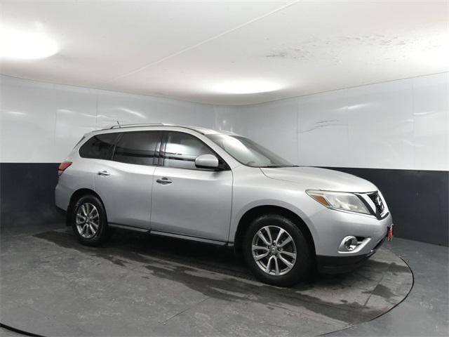 used 2015 Nissan Pathfinder car, priced at $9,900