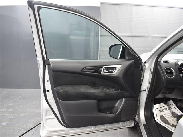 used 2015 Nissan Pathfinder car, priced at $9,900