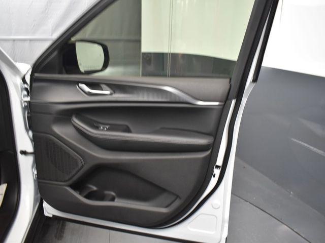 new 2025 Jeep Grand Cherokee car, priced at $33,385