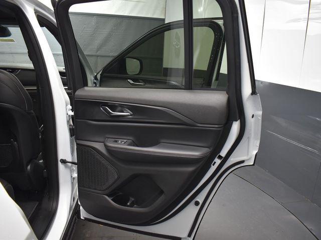 new 2025 Jeep Grand Cherokee car, priced at $33,385