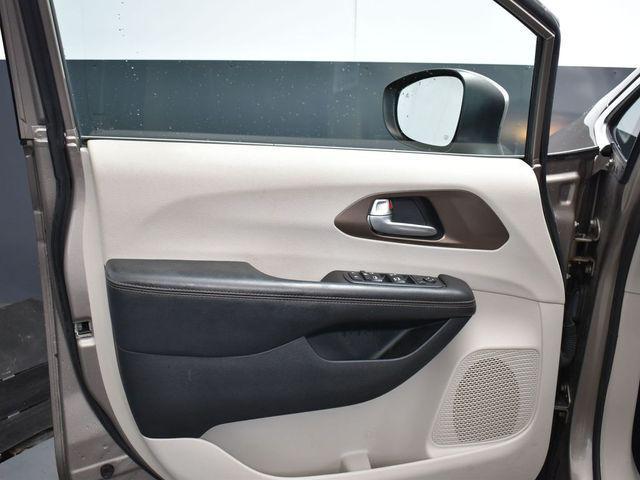 used 2018 Chrysler Pacifica car, priced at $15,000