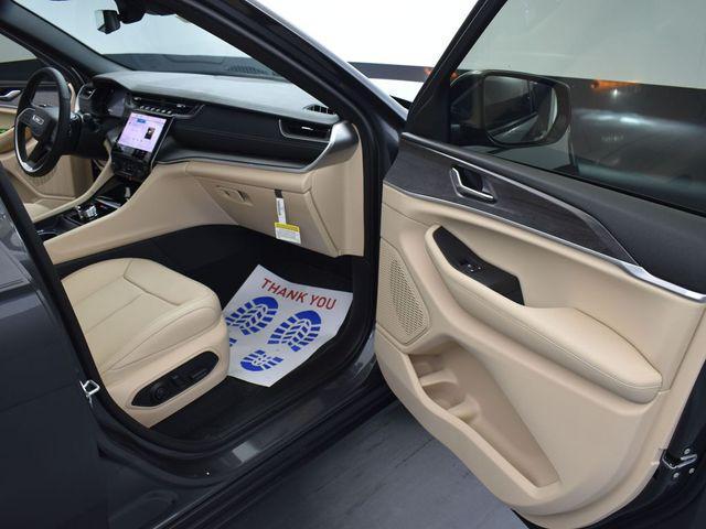 used 2025 Jeep Grand Cherokee L car