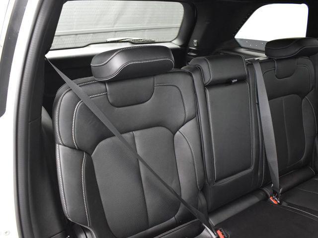 new 2026 Jeep Grand Cherokee car, priced at $47,485