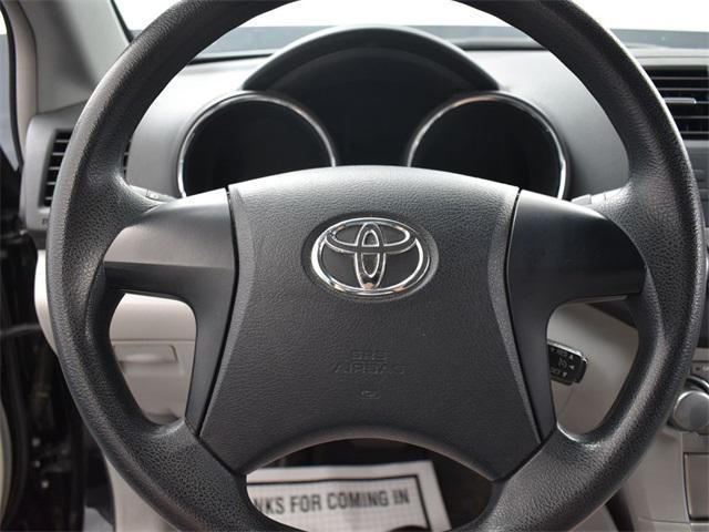 used 2012 Toyota Highlander car, priced at $9,500