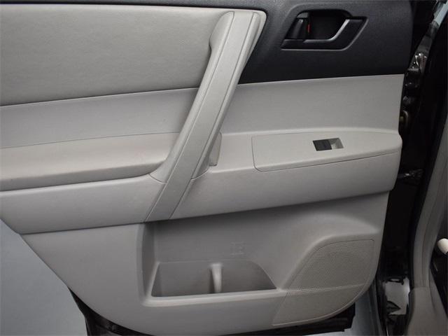 used 2012 Toyota Highlander car, priced at $9,500