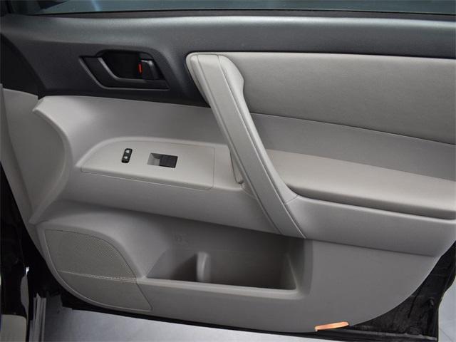 used 2012 Toyota Highlander car, priced at $9,500