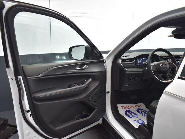 new 2025 Jeep Grand Cherokee car, priced at $31,250