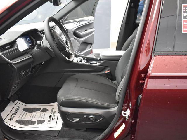 new 2025 Jeep Grand Cherokee car, priced at $31,845