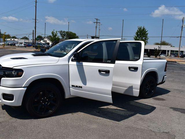 Ivory White Tri-Coat Pearlcoat 2026 RAM 1500 Laramie