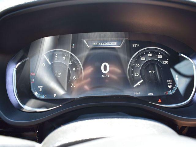 Ivory White Tri-Coat Pearlcoat 2026 RAM 1500 Laramie