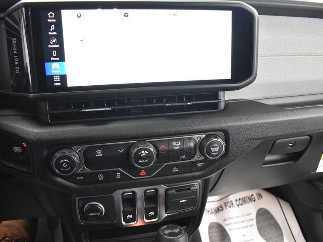 new 2026 Jeep Wrangler car, priced at $33,775