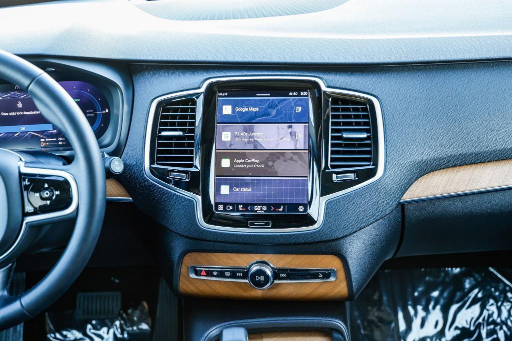 used 2023 Volvo XC90 Recharge Plug-In Hybrid car, priced at $46,891