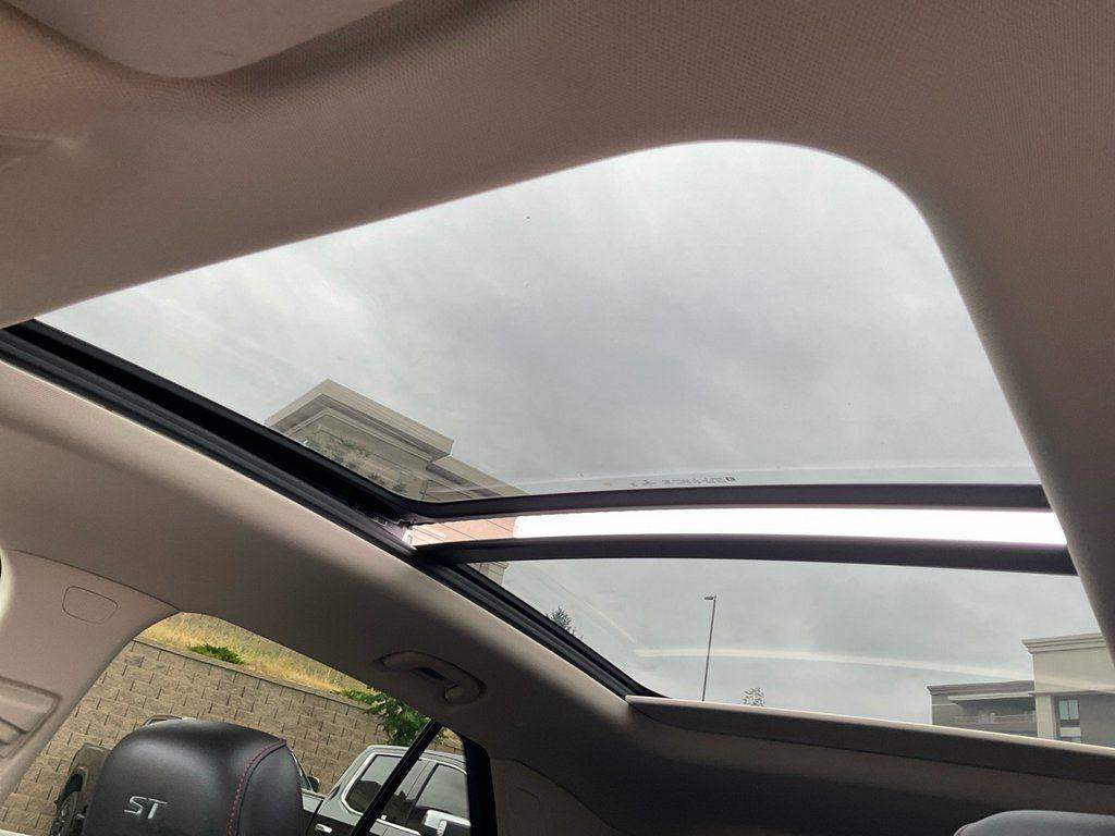 used 2023 Buick Envision car, priced at $27,896