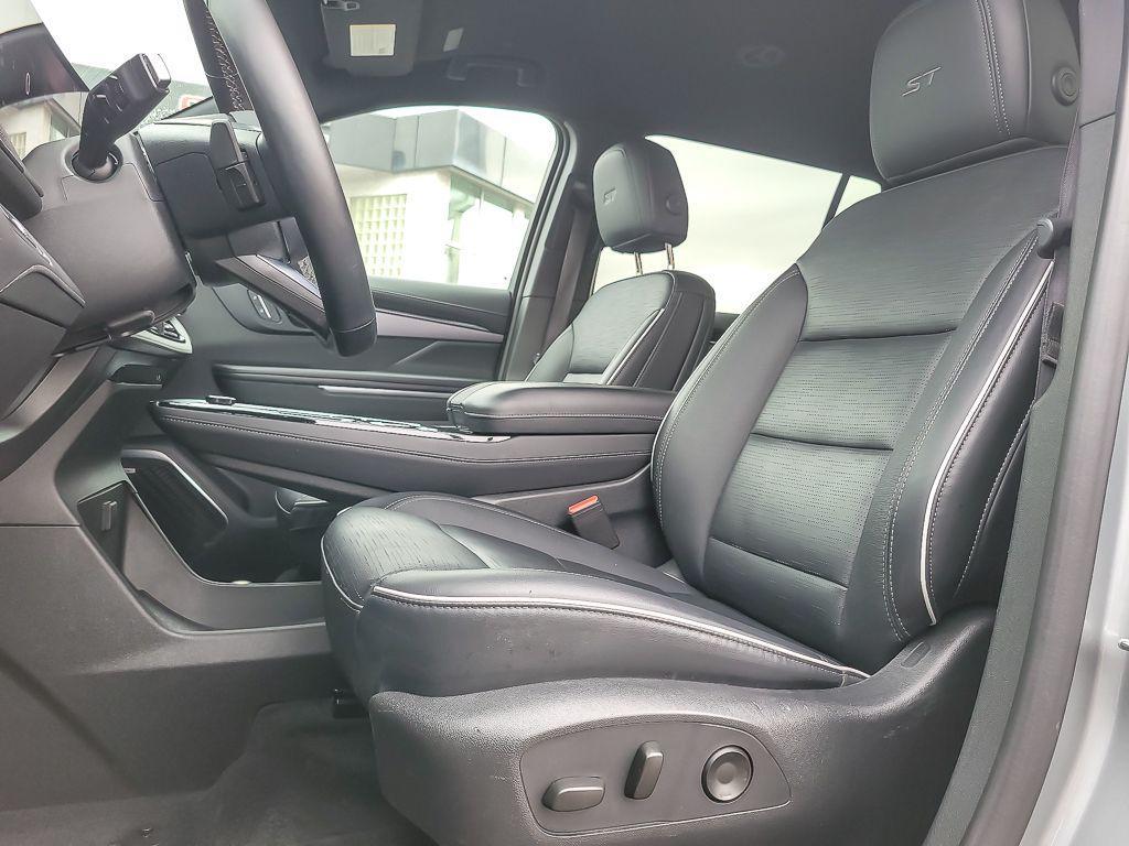 used 2025 Buick Enclave car, priced at $37,995