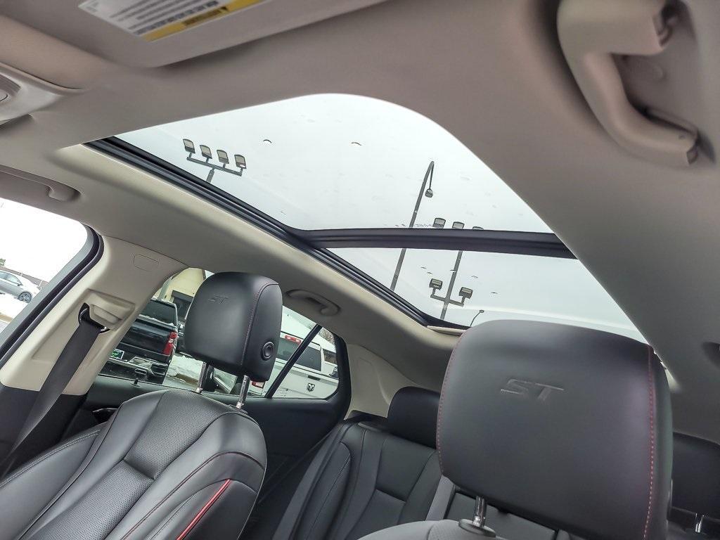 used 2022 Buick Envision car, priced at $25,995