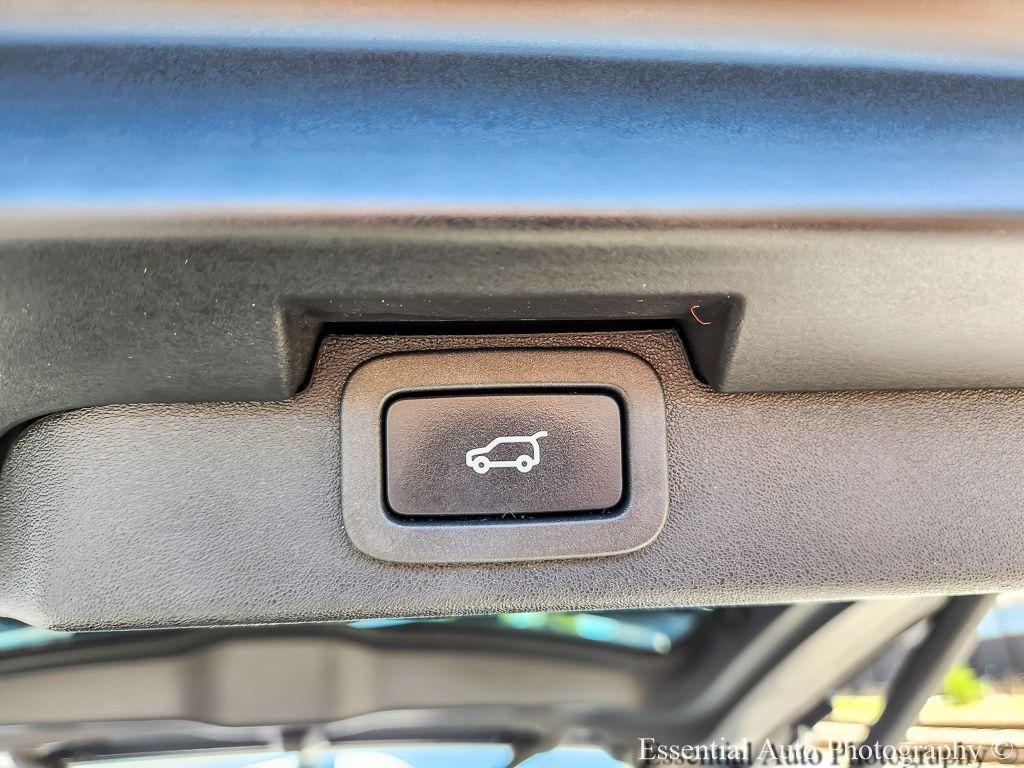 used 2017 Land Rover Discovery car, priced at $16,466