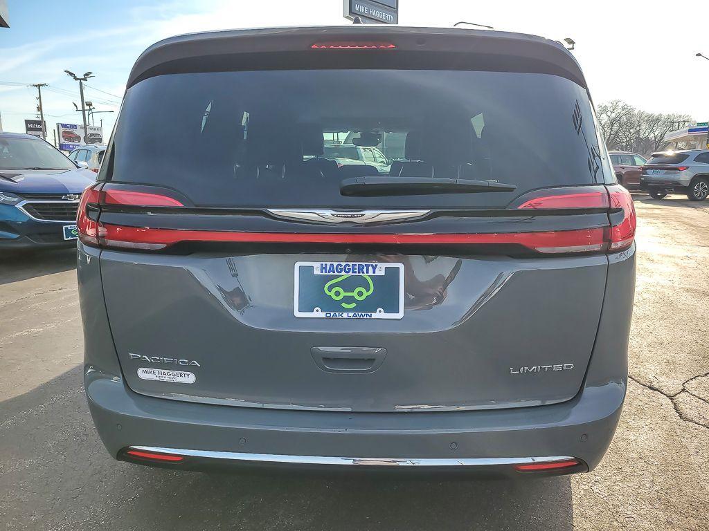 used 2023 Chrysler Pacifica car, priced at $26,800