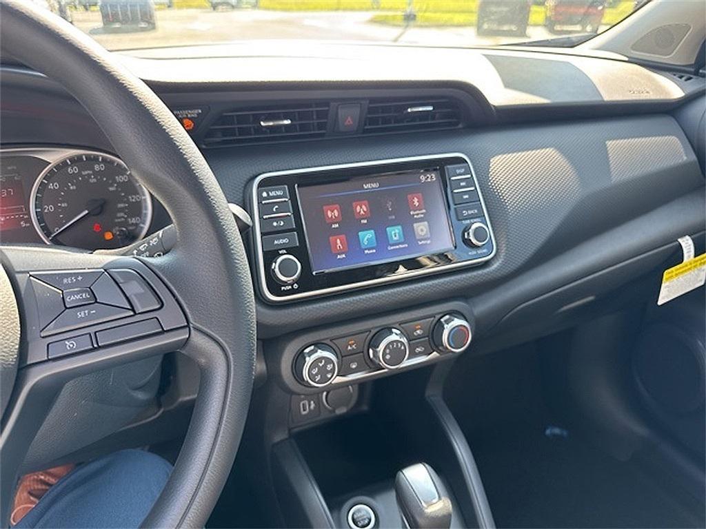 new 2025 Nissan Kicks car, priced at $23,870