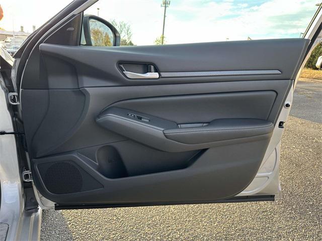 new 2025 Nissan Altima car, priced at $28,041