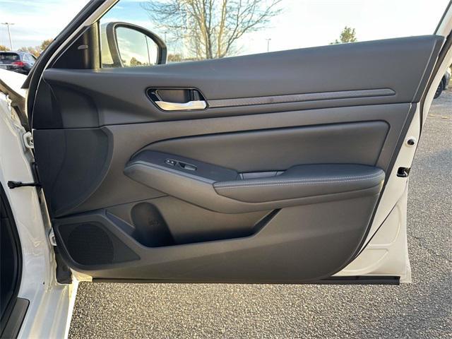 new 2025 Nissan Altima car, priced at $29,986