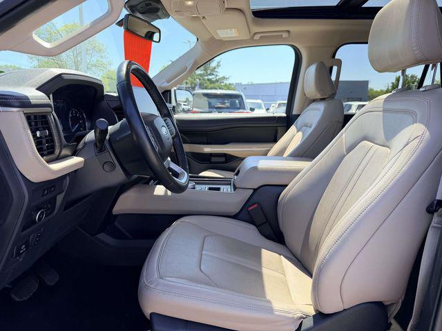 used 2024 Ford Expedition car, priced at $42,304