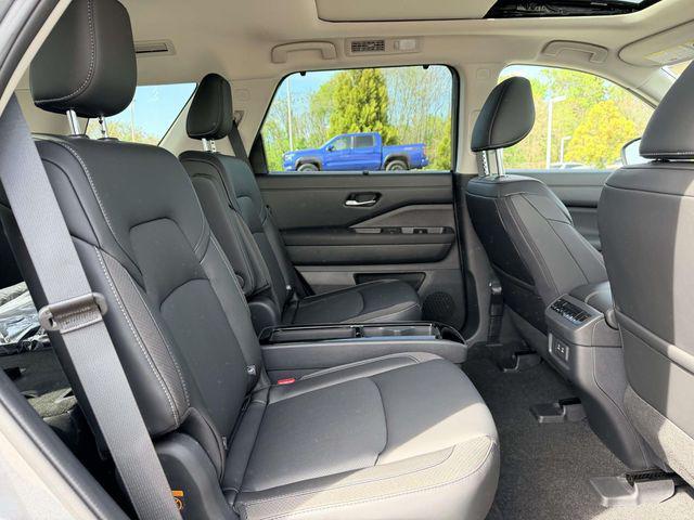 new 2026 Nissan Pathfinder car, priced at $43,036