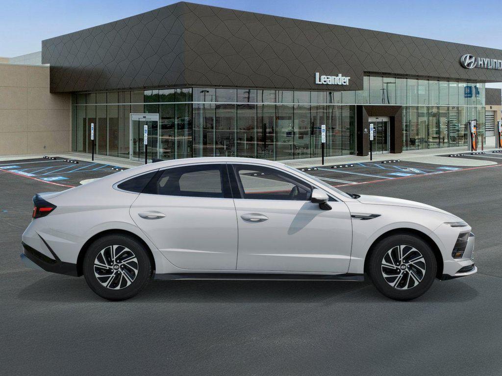 new 2026 Hyundai Sonata Hybrid car, priced at $31,270
