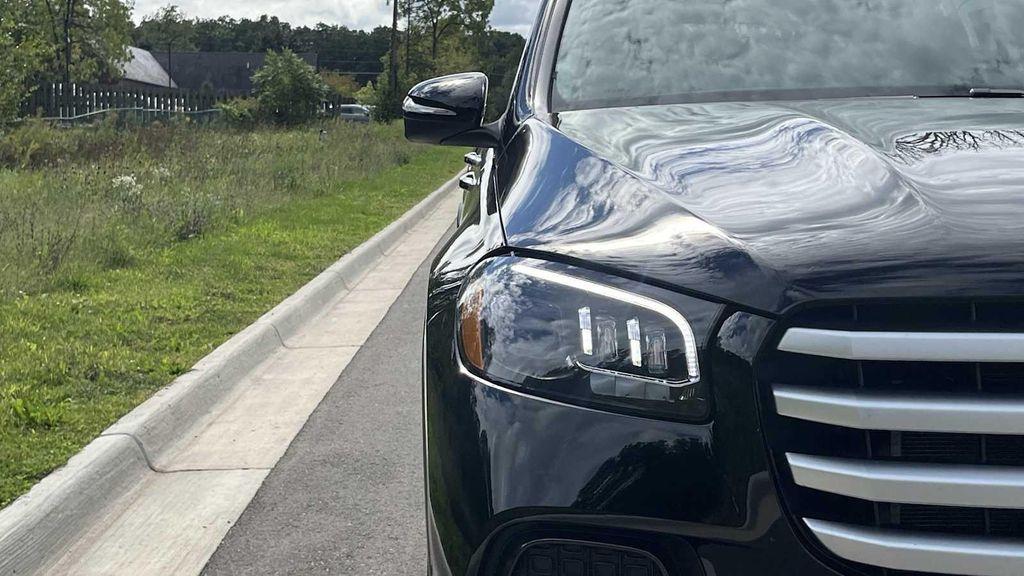 Mercedes-Benz GLS view 20