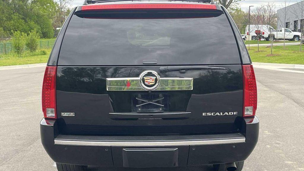 used 2010 Cadillac Escalade ESV car, priced at $7,588
